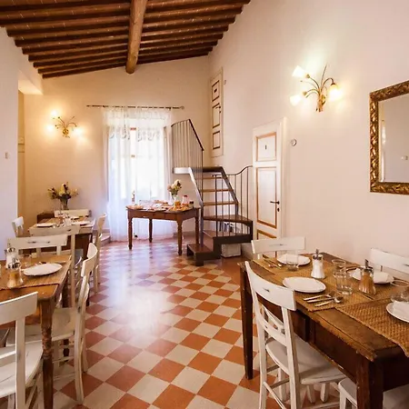 A Casa Mastacchi לינה וארוחת בוקר סיינה